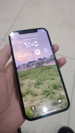 IPHONE 12 10/9 CONDITION