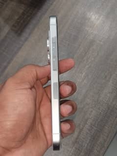I phone 16 pro white color