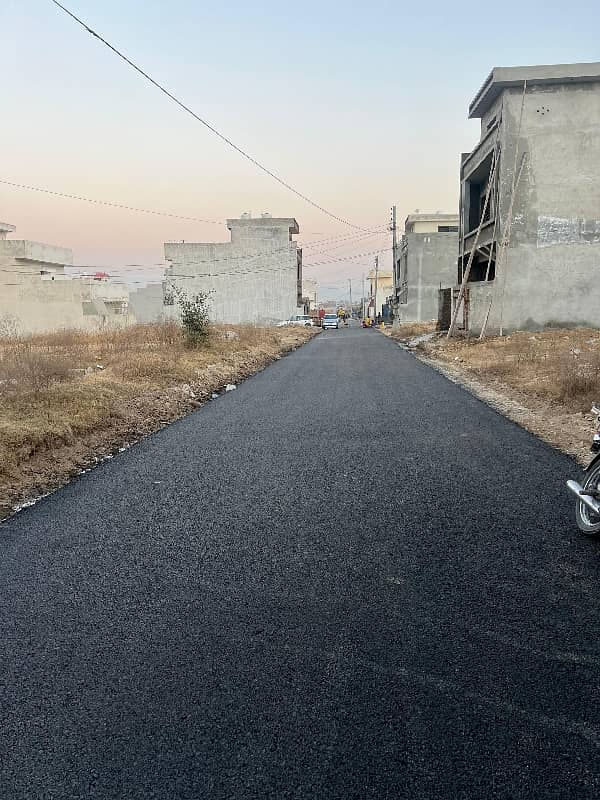 05 Marla Plot E Extension St 96 & 97. Plot Available For Investor Rate Size 5 Marla 4