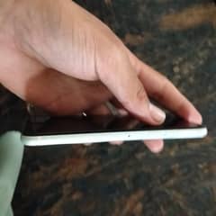 IPHONE SE 2020 PTA