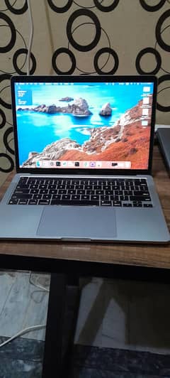 Apple MacBook Pro M1 (13", 2020) | 8GB RAM | 256GB SSD