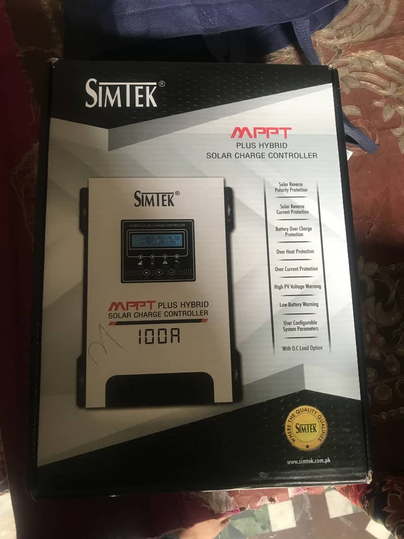 Simtek hybrid solar controller 100A 1