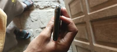 iphone 11 pro 64gb condetion  10/8 79% btry hlth true tone face id ok