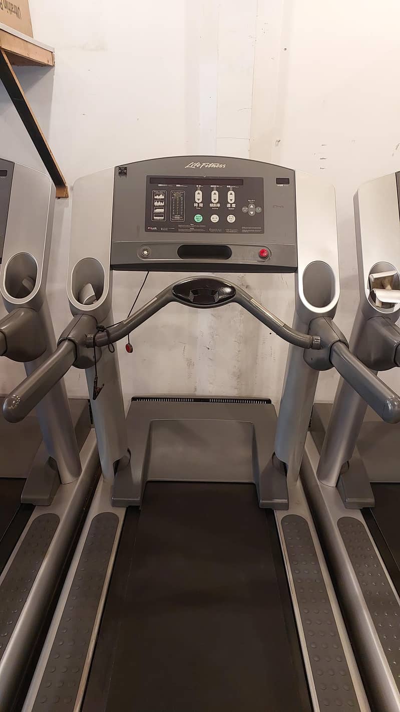 TREADMILL / RUNNING MACHINE / WALKING MACHINE / ELETCTRIC TREADMILL 0