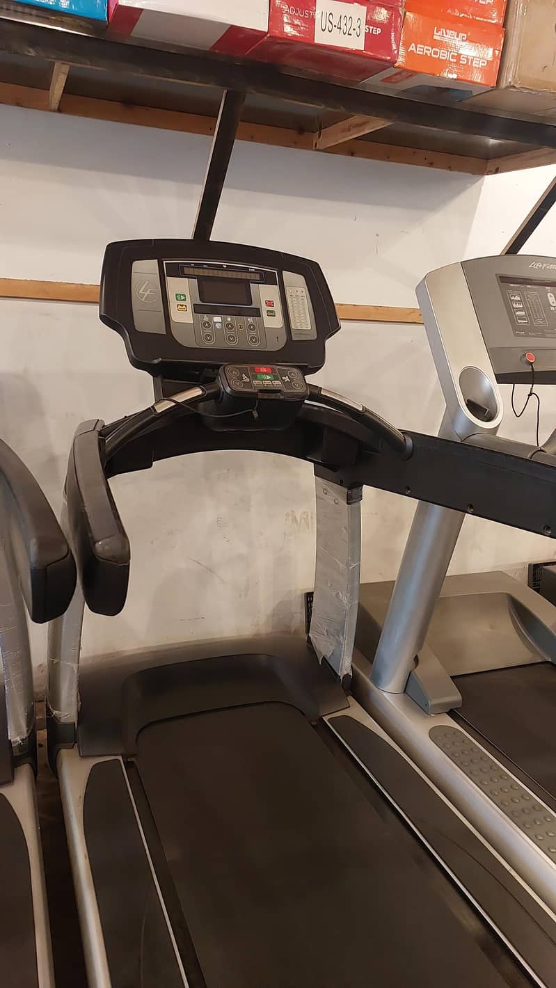 TREADMILL / RUNNING MACHINE / WALKING MACHINE / ELETCTRIC TREADMILL 9