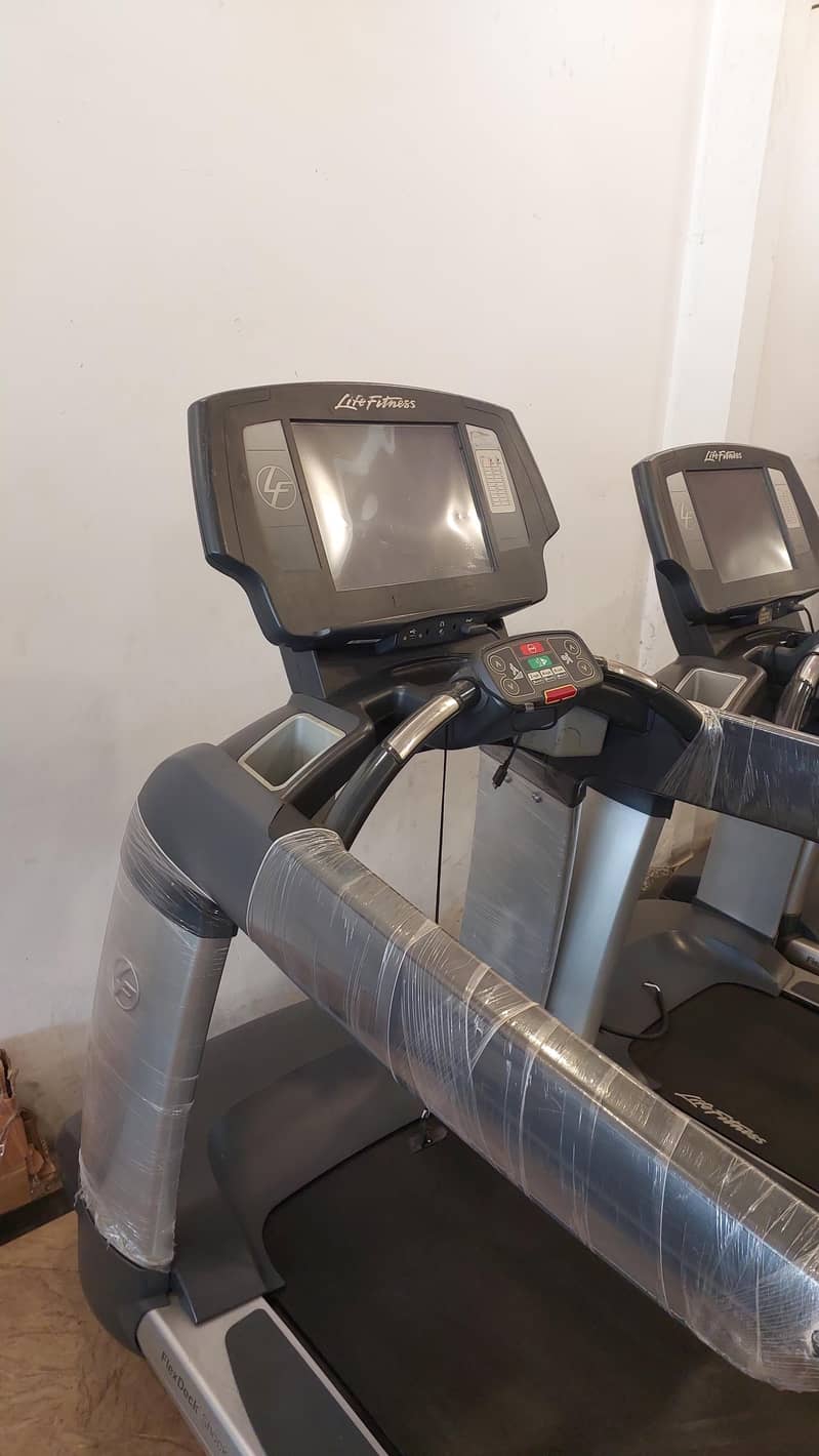TREADMILL / RUNNING MACHINE / WALKING MACHINE / ELETCTRIC TREADMILL 17