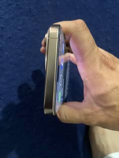 Iphone 16 pro max golden 256 GB Approved