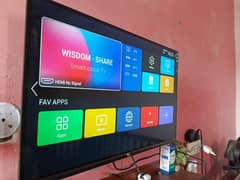 HIQ TV ANDROID 8 FULL IN PERFECT CONDITION