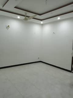 10Marla Upper Portion For Rent in Nasahman Iqbal ph2 College Road lhr Bijli Pani Available Brand New