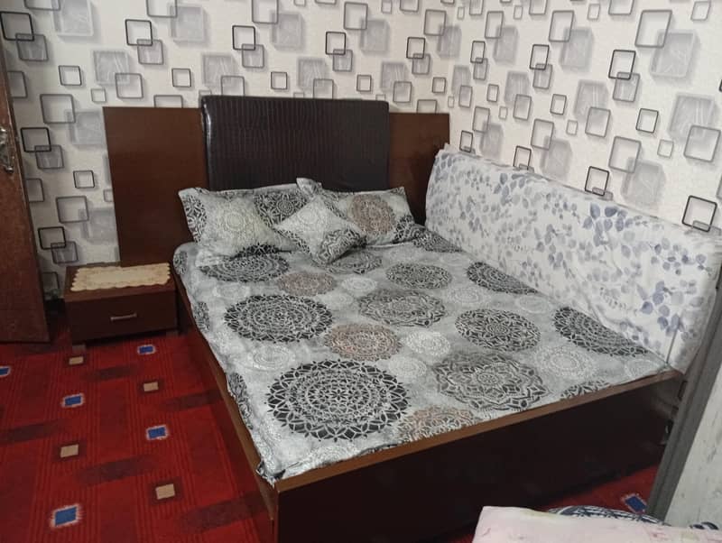 Bed with 2 side table and dressing table 1