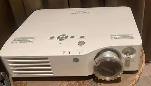 Panasonic PT-AX200E Projector