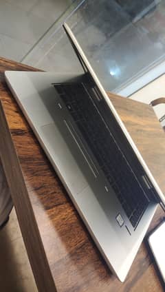 Hp 640g4/5 i5 8th gen 8gb/256ssd