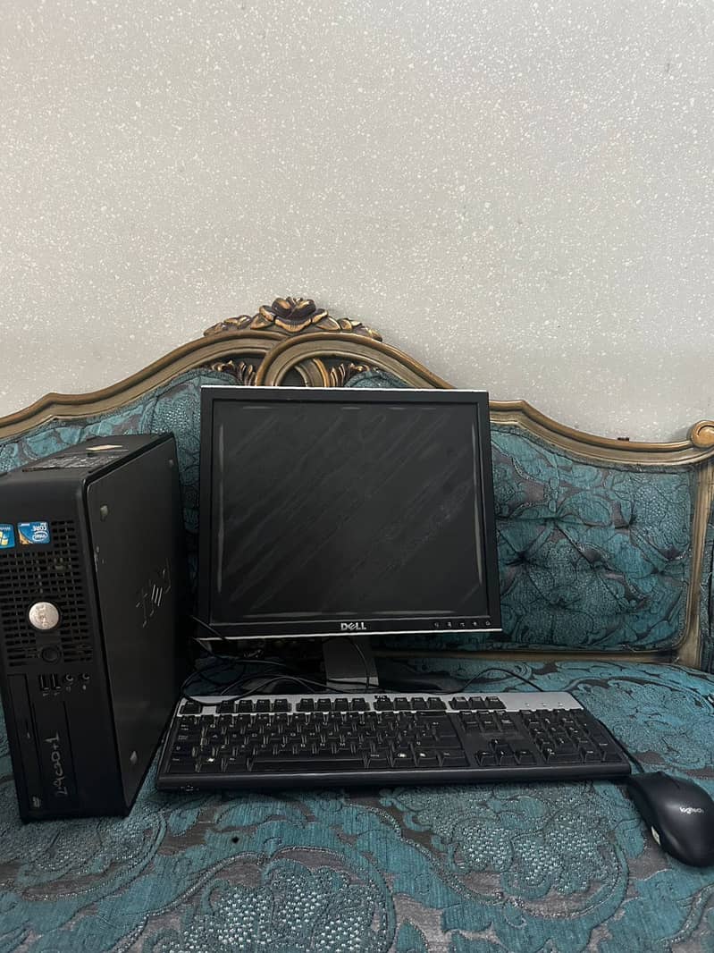 Core 2 duo system + mouse and keyboard 0