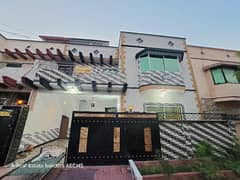 6 Marla Slightly Used Double Storey House With Sui Gas Prime Location 40 Feet Wide Road