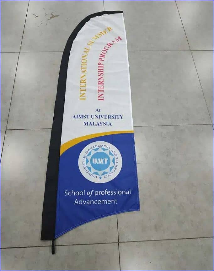 Advertising with Custom Feather Flag , teardrop & rectangular flag 1