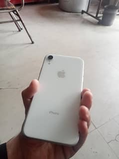 iphone XR battery 100