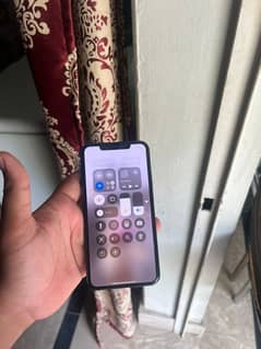 I phone 11 pro max 64 gb