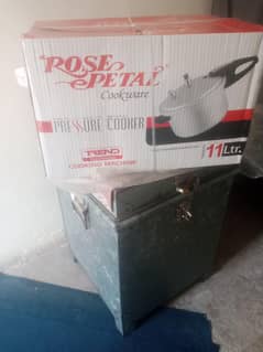 pressure cooker full box pack  new hai use nai kiya