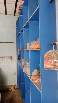 good condition rack and showcase