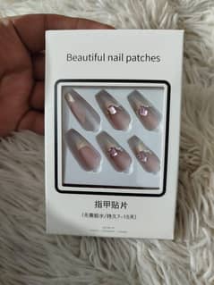 nails
