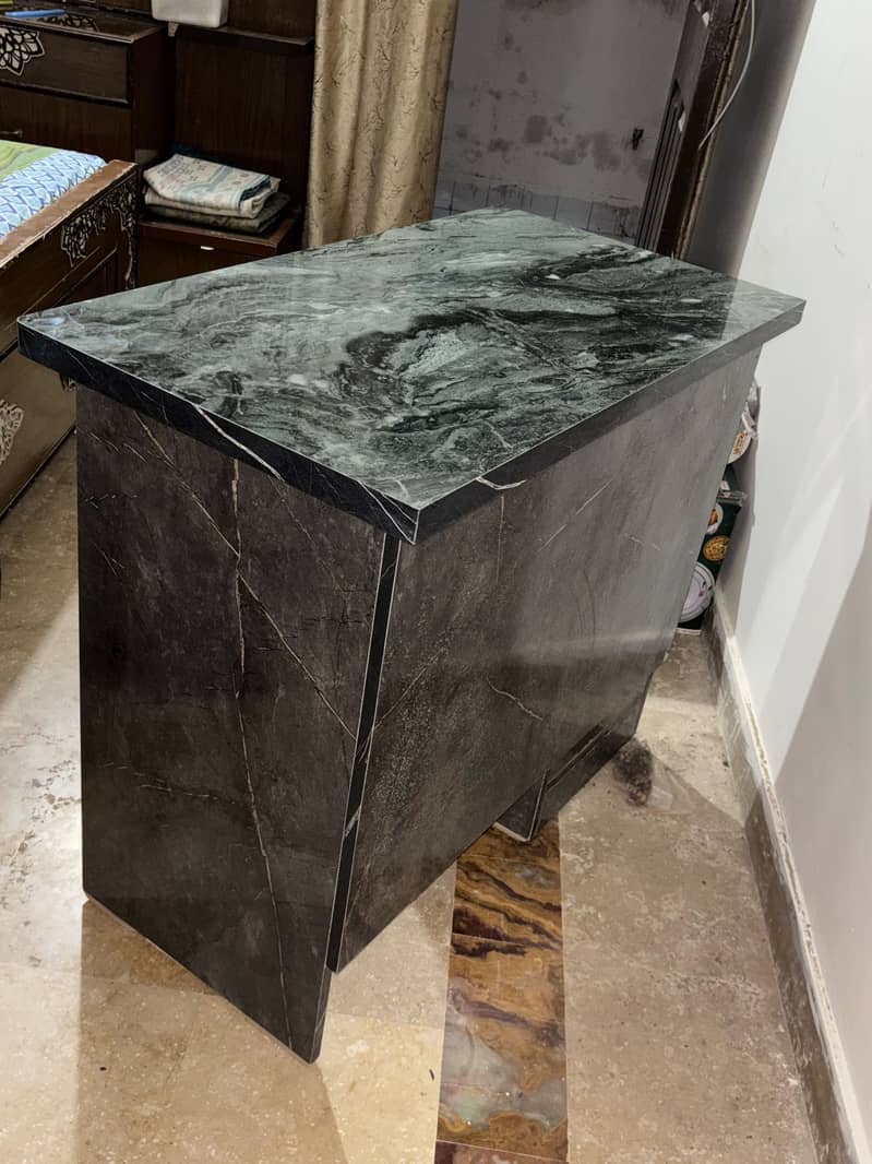 UV Sheet Computer Table 1