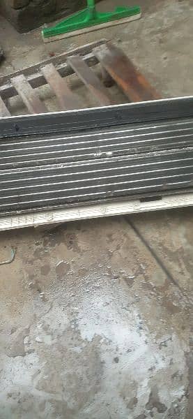 very good condition new jaisa 10+10 5