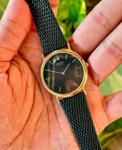 SEIKO BLACK AND GOLD