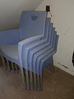 6 plastic chairs