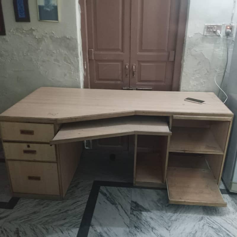 Office Table with 2 Railings + study table 0