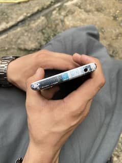 aquos R2 4/64