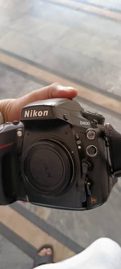 Nikon D800 with 28-300 lens
