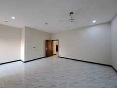 1500 SQUARE FEET PLAZA 1ST FLOOR IS AVAILABLE FOR RENT IN GULBERG