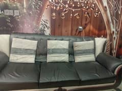 Sofa set ache condition me hai koi masla Nahi hai is me