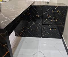 OFFICE / COMPUTER TABLE