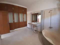 defence 300 yards first floor portion for rent