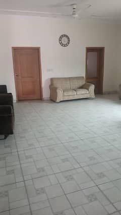 1 kanal corner upper portion (un-Furnished) for Rent available