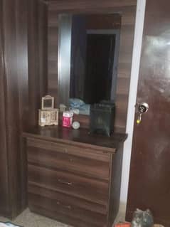Full Size Bed, Mattress, Show Peice