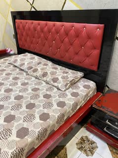 Bedroom furniture set for sale