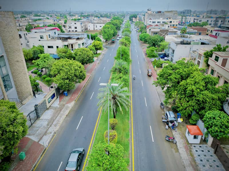 Main Boulevard 25 Marla Coner Plot In Overseas B Ext 2