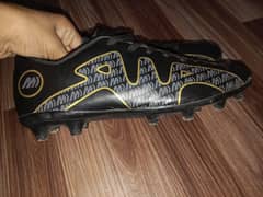 "Good-Quality Football Shoes – Like New! Best Price "