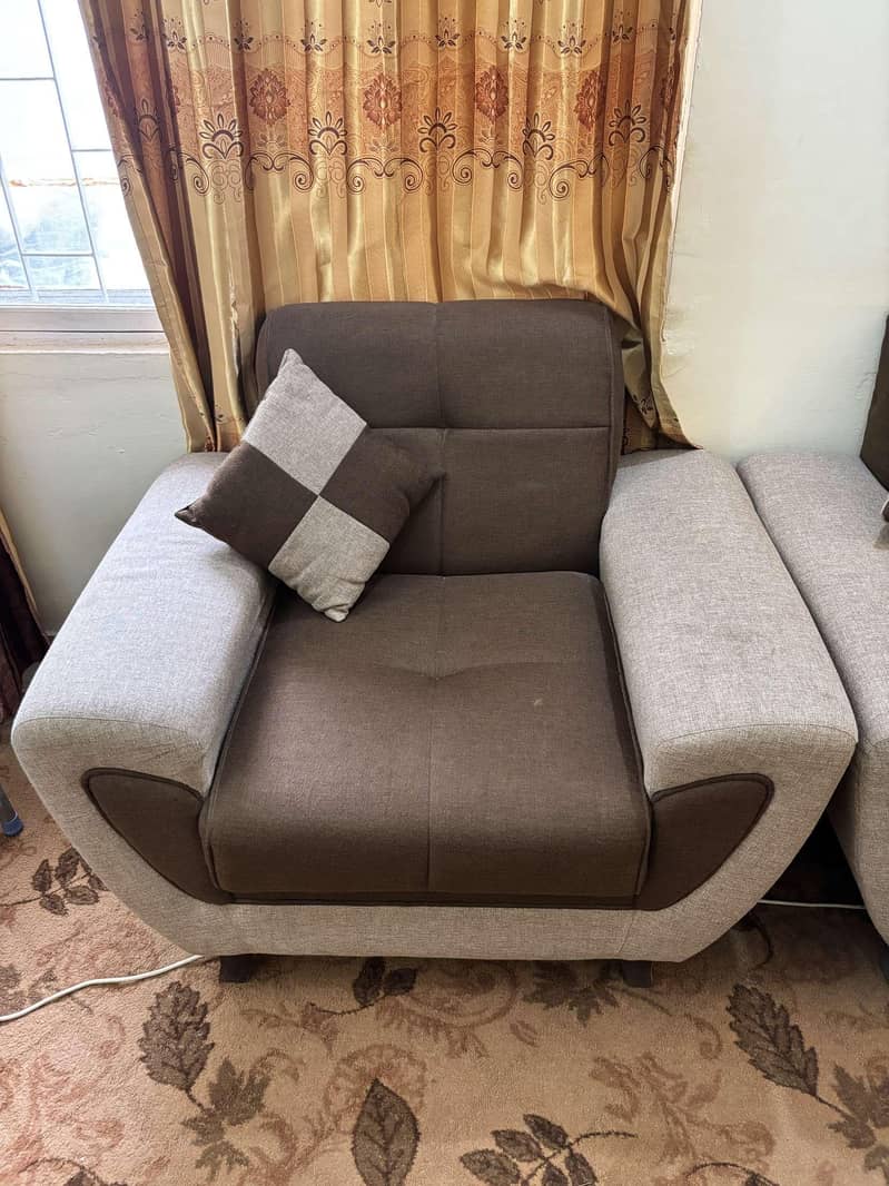 7 Seater Ship shaped Sofa set with centre and side tables 4