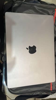 MacBook Pro 14" M1 Pro - 32GB / 512GB - Like New - Gulberg