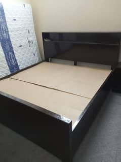 king size bed with 2 side tables
