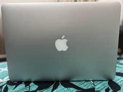 MacBook Air 13 inch (Early 2014)   with original Charger