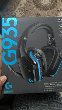 Logitech G935 Wireless 7.1 Surround Sound LIGHTSYNC Gaming Headset