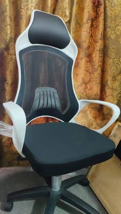  Stylish Office Table + Ergonomic Chair Set – Rs. 20,000 Only! 