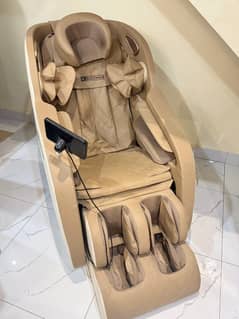 JC BUCKMAN IndulgeUs Full Body Massage Chair