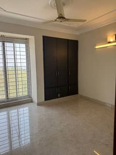 Renovated 2 Bedrooms Apartment Flat Available For Rent In G-11