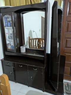 Wooden Showcase with Mirrors and Revolving Mirror