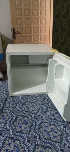 Mini fridge